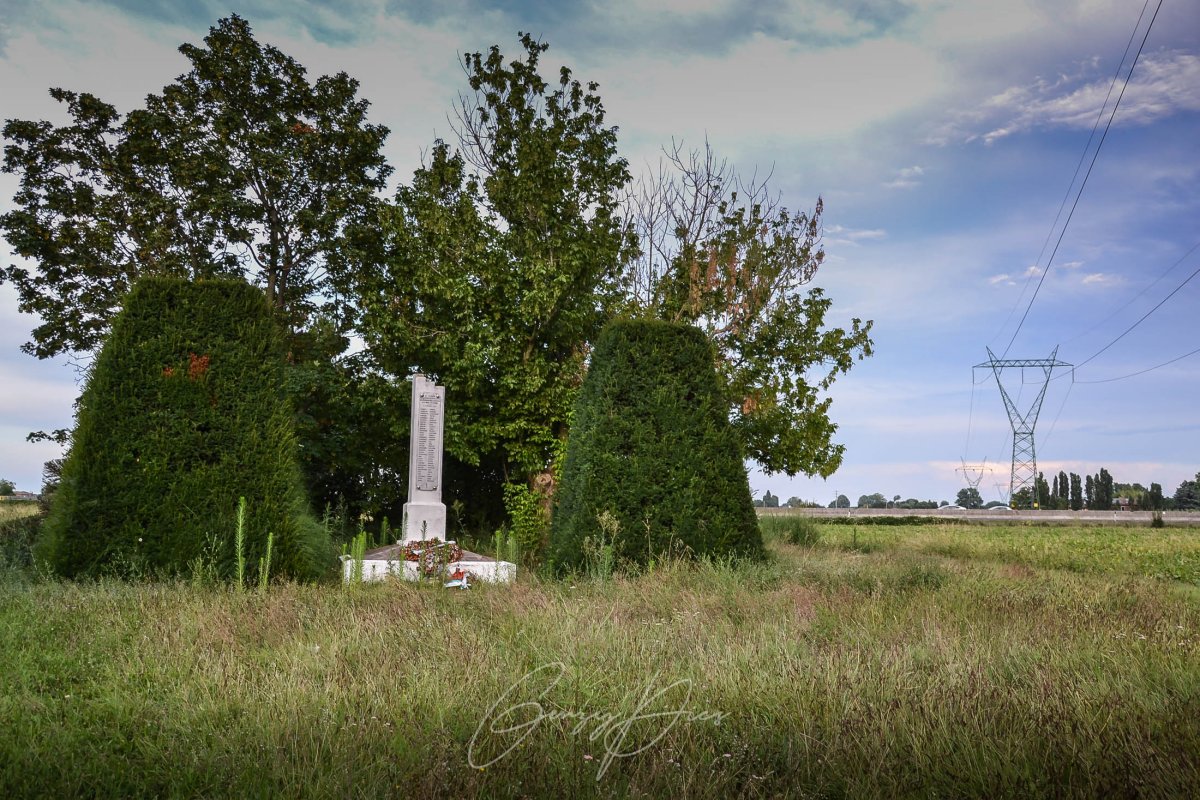 Cippo di Sabbiuno di Piano