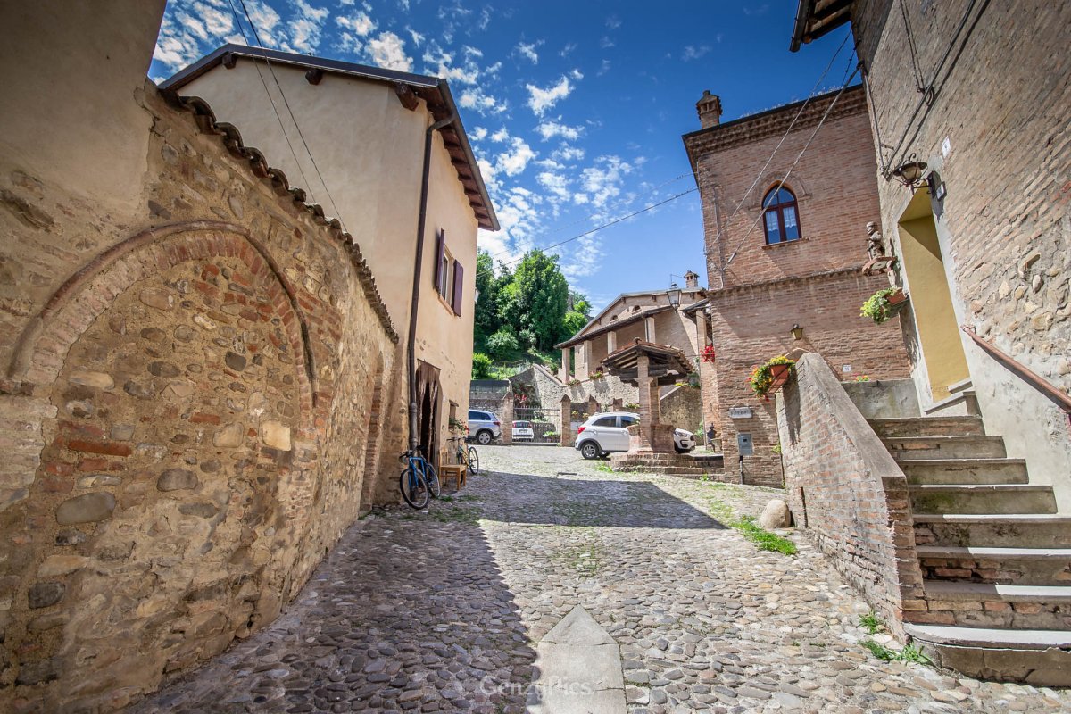 Savignano sul Panaro borgo fortificato
