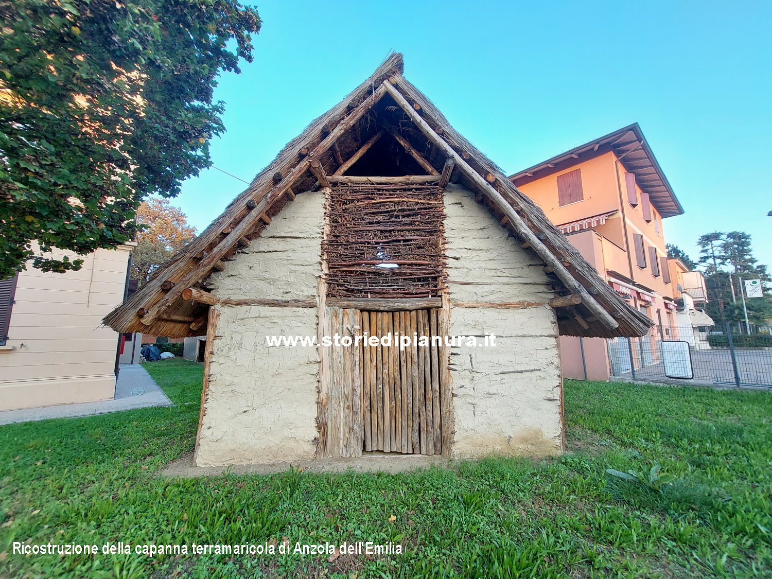 Rciostruzione di una capanna della Terramara di Anzola